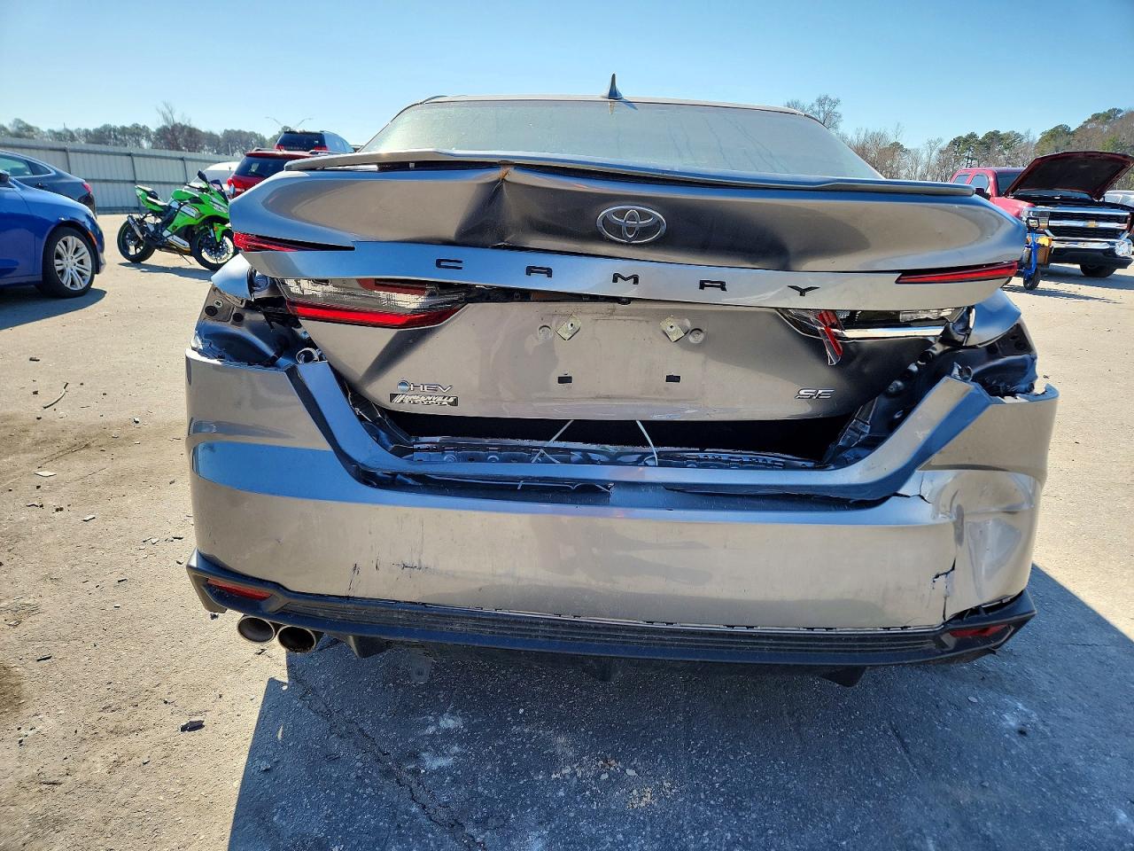 2025 TOYOTA CAMRY SE photo 6