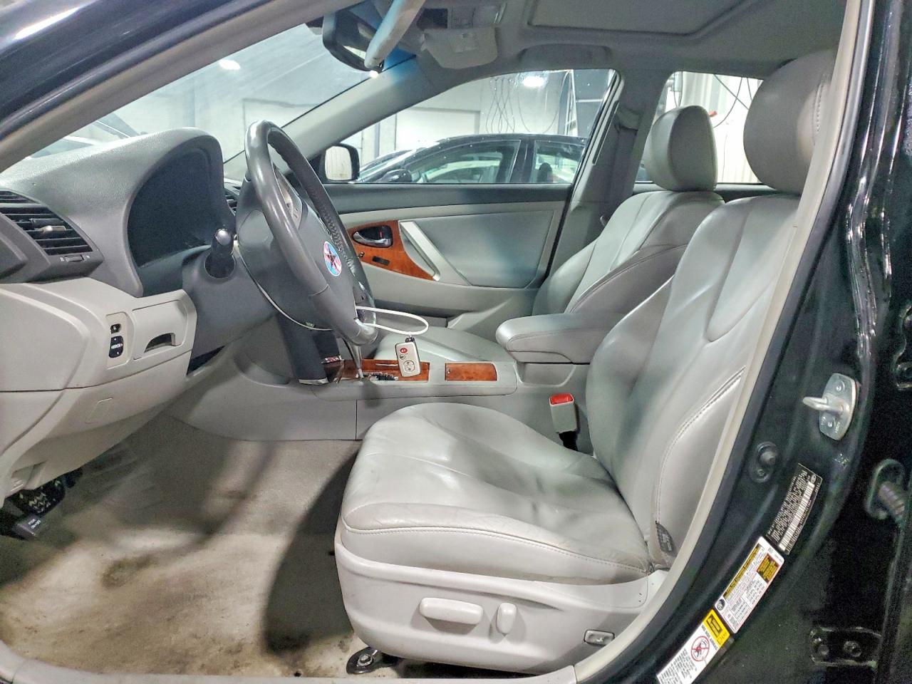 2009 TOYOTA CAMRY SE photo 19