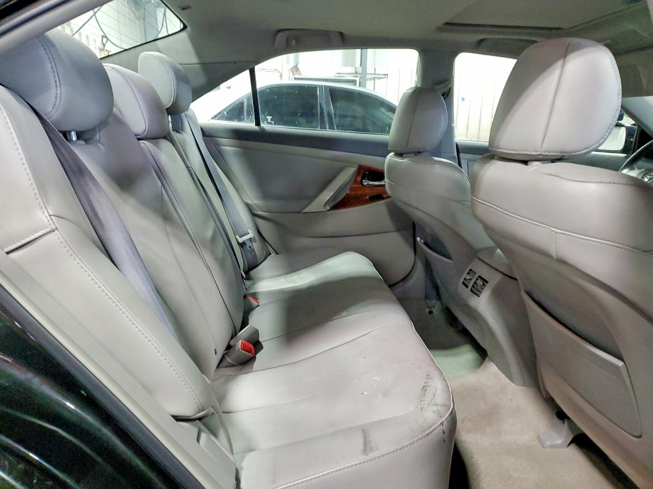 2009 TOYOTA CAMRY SE photo 28