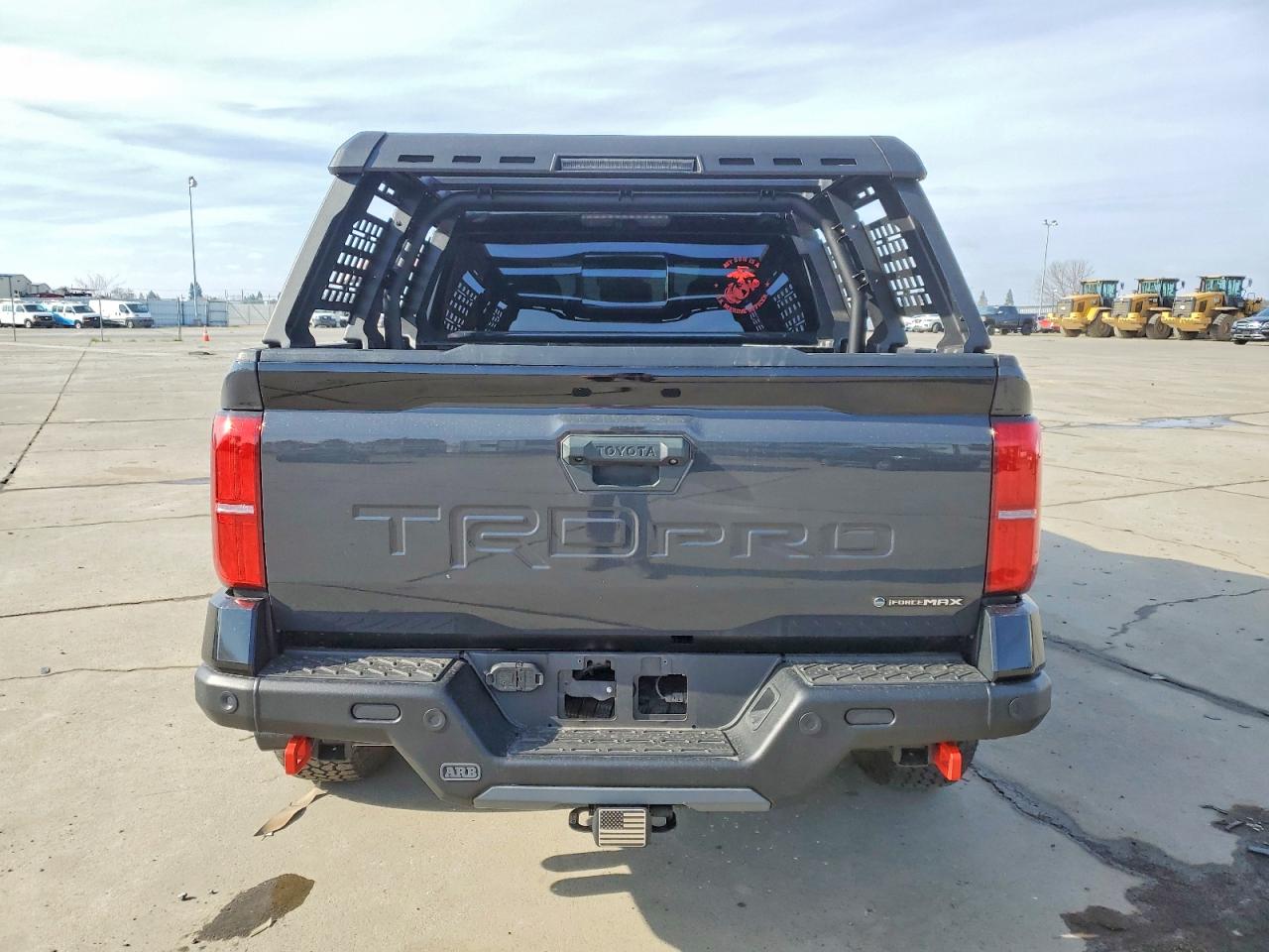 2025 TOYOTA TACOMA DOUBLE CAB photo 6