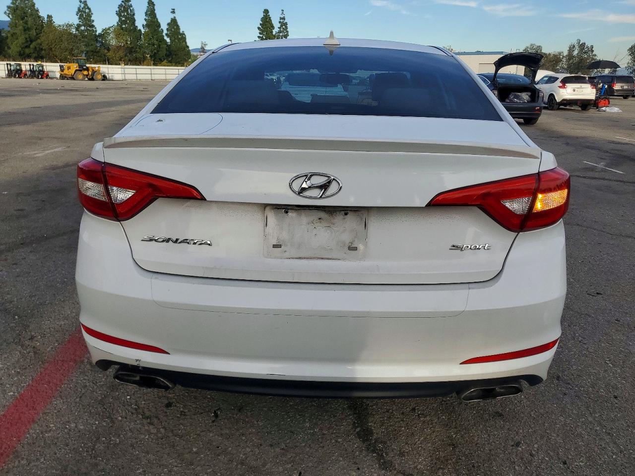 2015 HYUNDAI SONATA SPORT photo 11