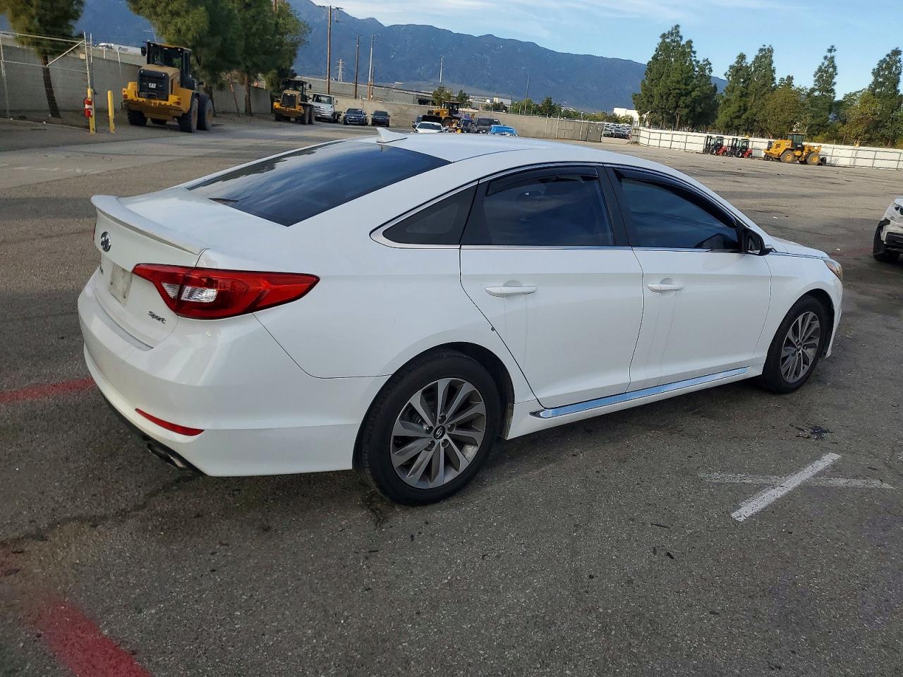 2015 HYUNDAI SONATA SPORT photo 5