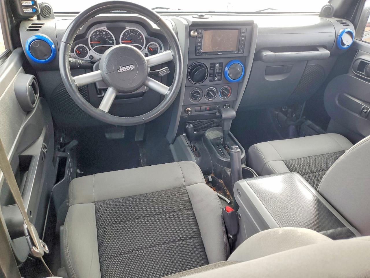 2010 JEEP WRANGLER UNLIMITED SAHARA photo 15