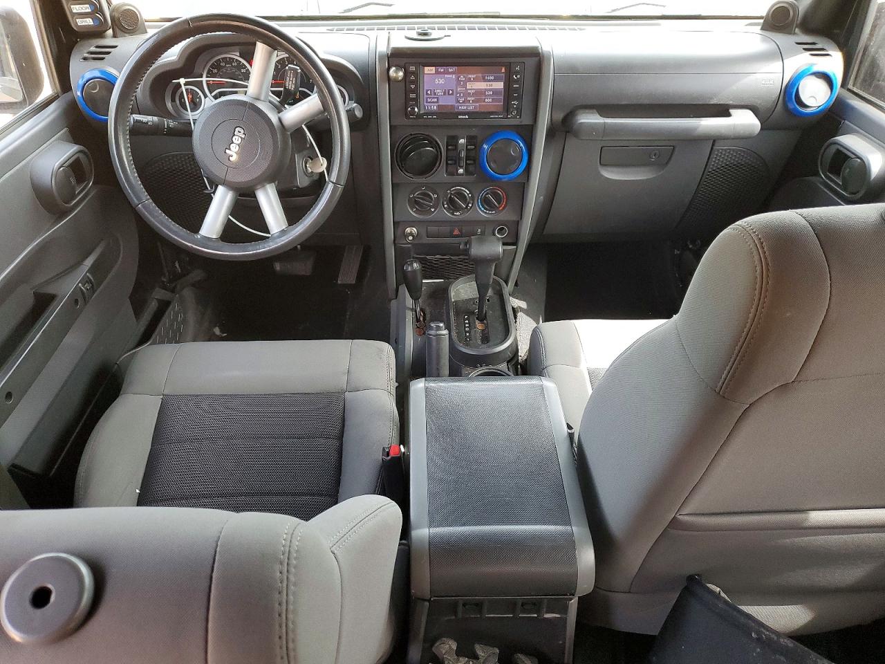 2010 JEEP WRANGLER UNLIMITED SAHARA photo 16