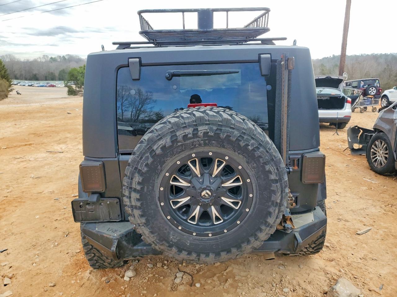 2010 JEEP WRANGLER UNLIMITED SAHARA photo 11