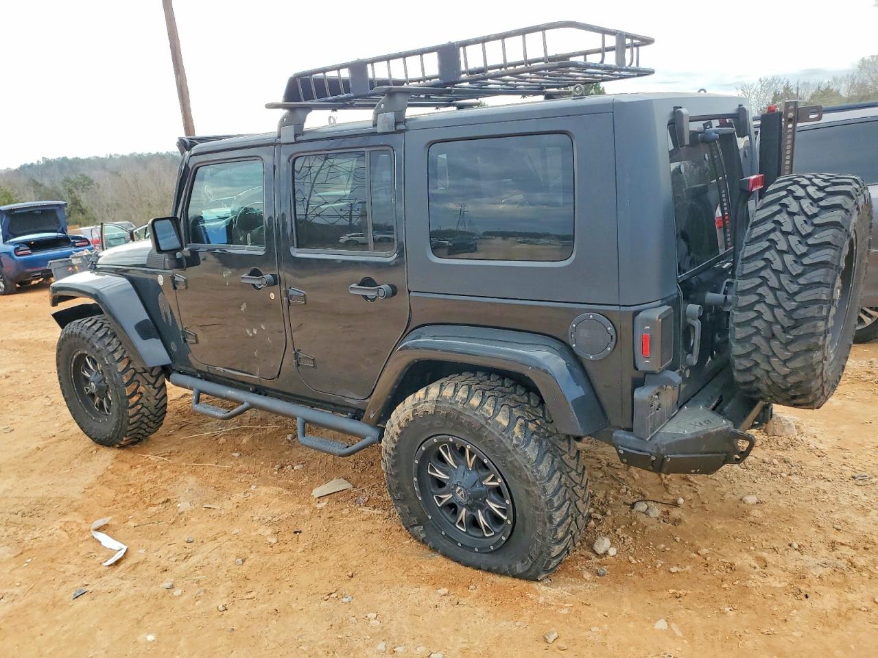 2010 JEEP WRANGLER UNLIMITED SAHARA photo 3