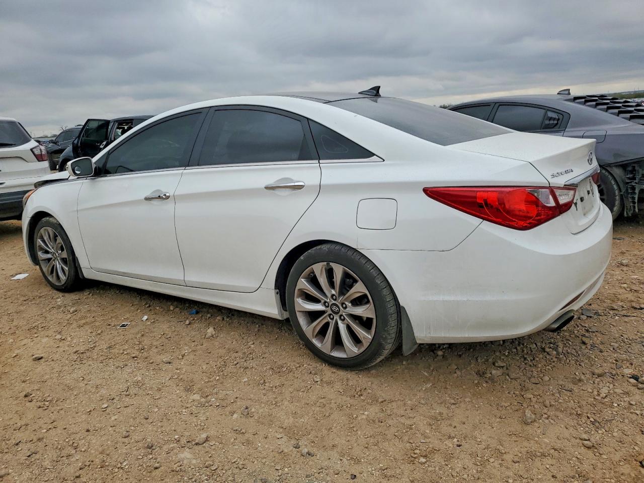 2012 HYUNDAI SONATA SE photo 4