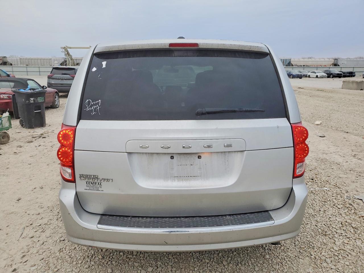 2012 DODGE GRAND CARAVAN SE photo 6