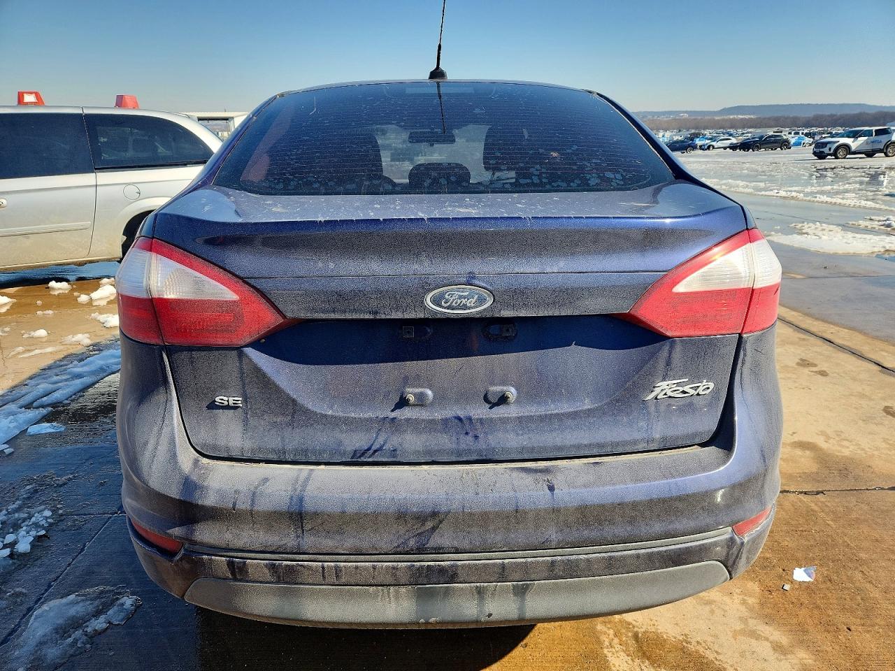 2016 FORD FIESTA SE photo 11