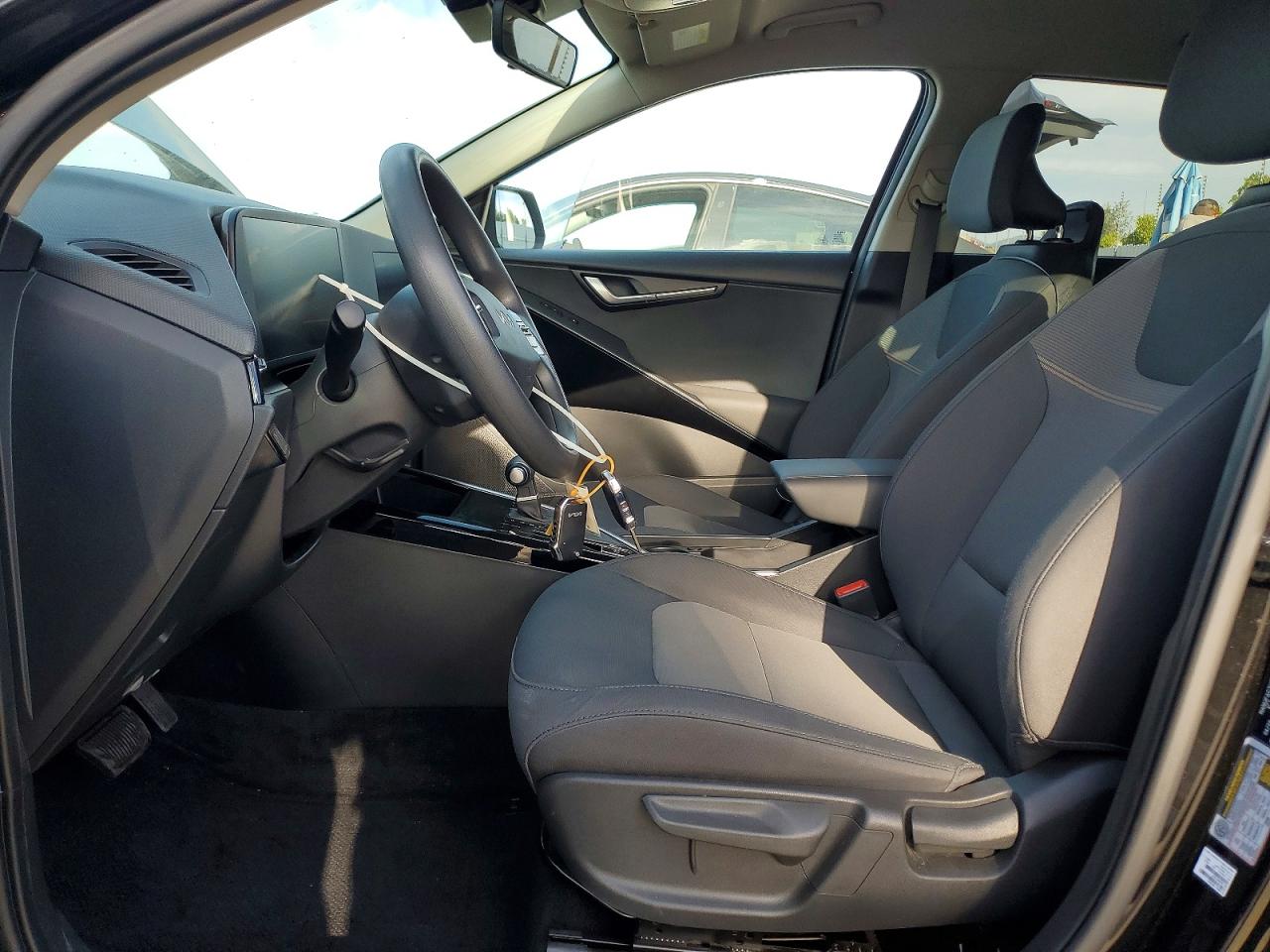 2024 KIA NIRO LX photo 7