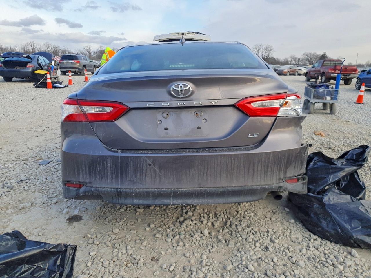 2020 TOYOTA CAMRY LE photo 11