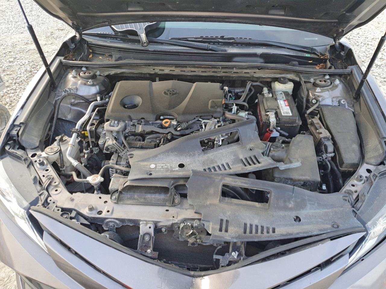 2020 TOYOTA CAMRY LE photo 21