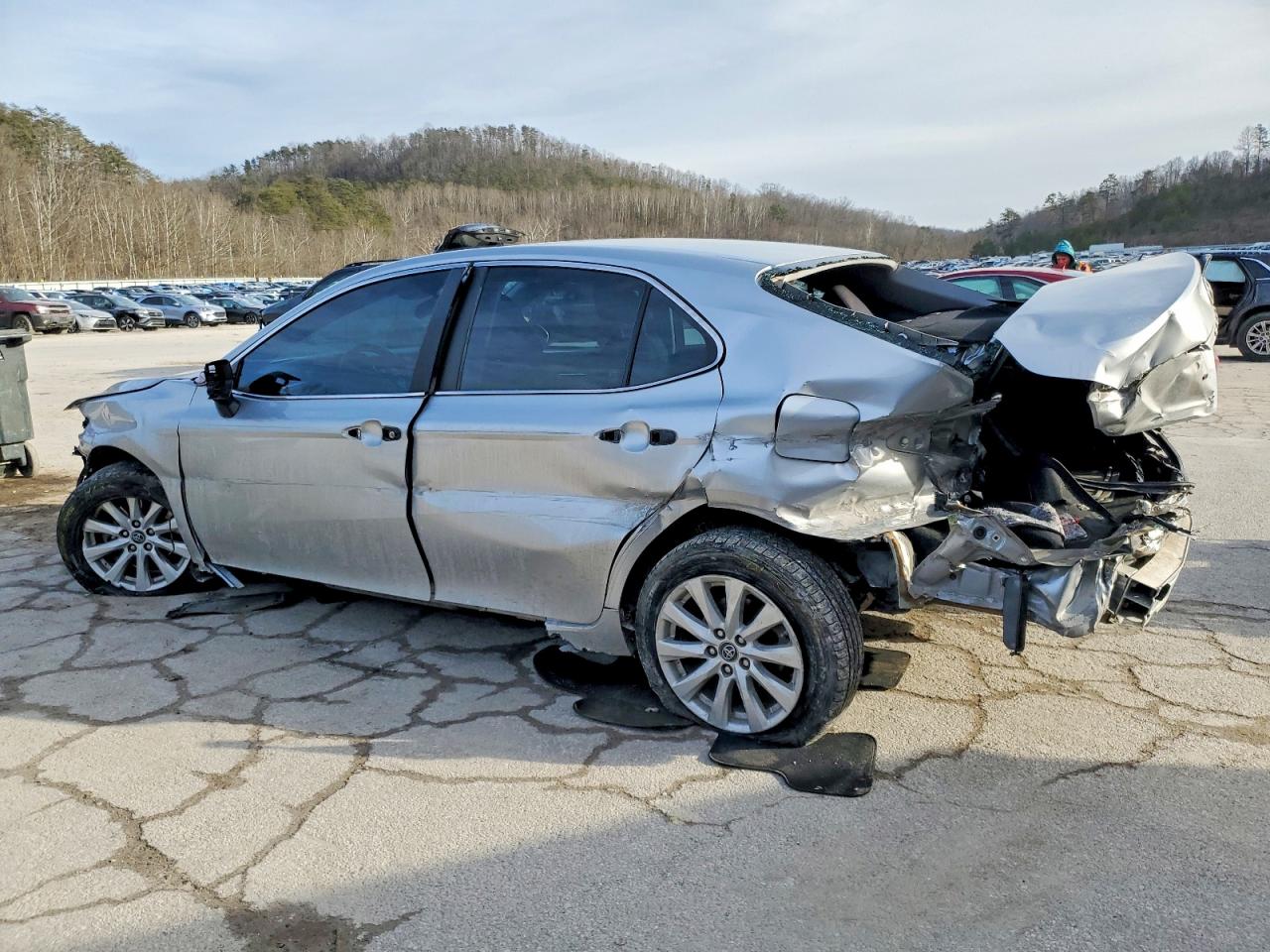 2018 TOYOTA CAMRY L photo 2