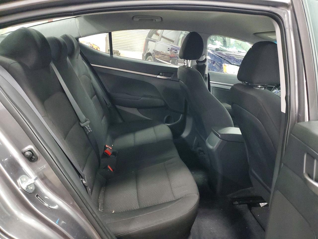 2020 HYUNDAI ELANTRA SE photo 28