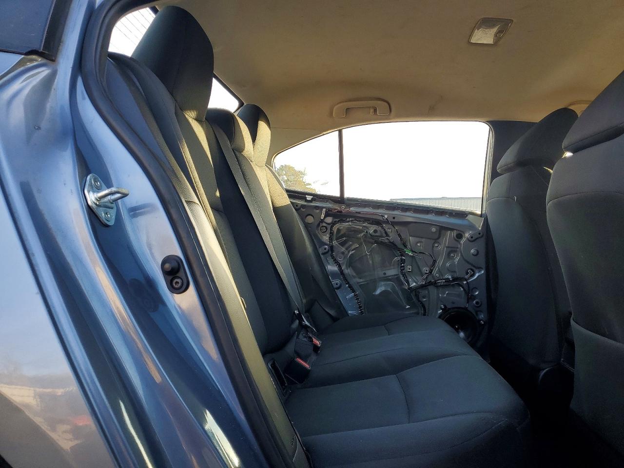 2021 TOYOTA COROLLA LE photo 28