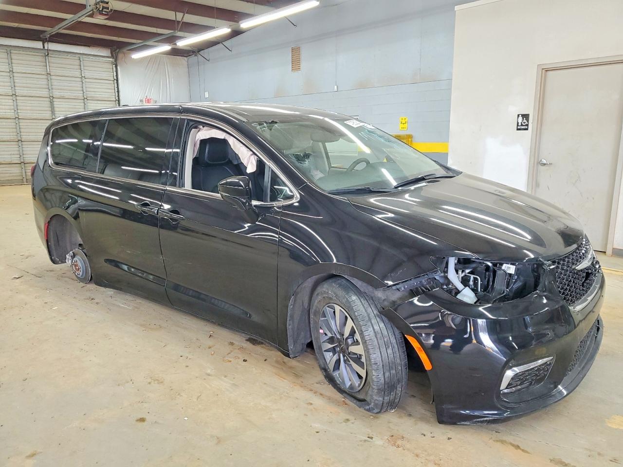 2024 CHRYSLER PACIFICA HYBRID SELECT photo 7