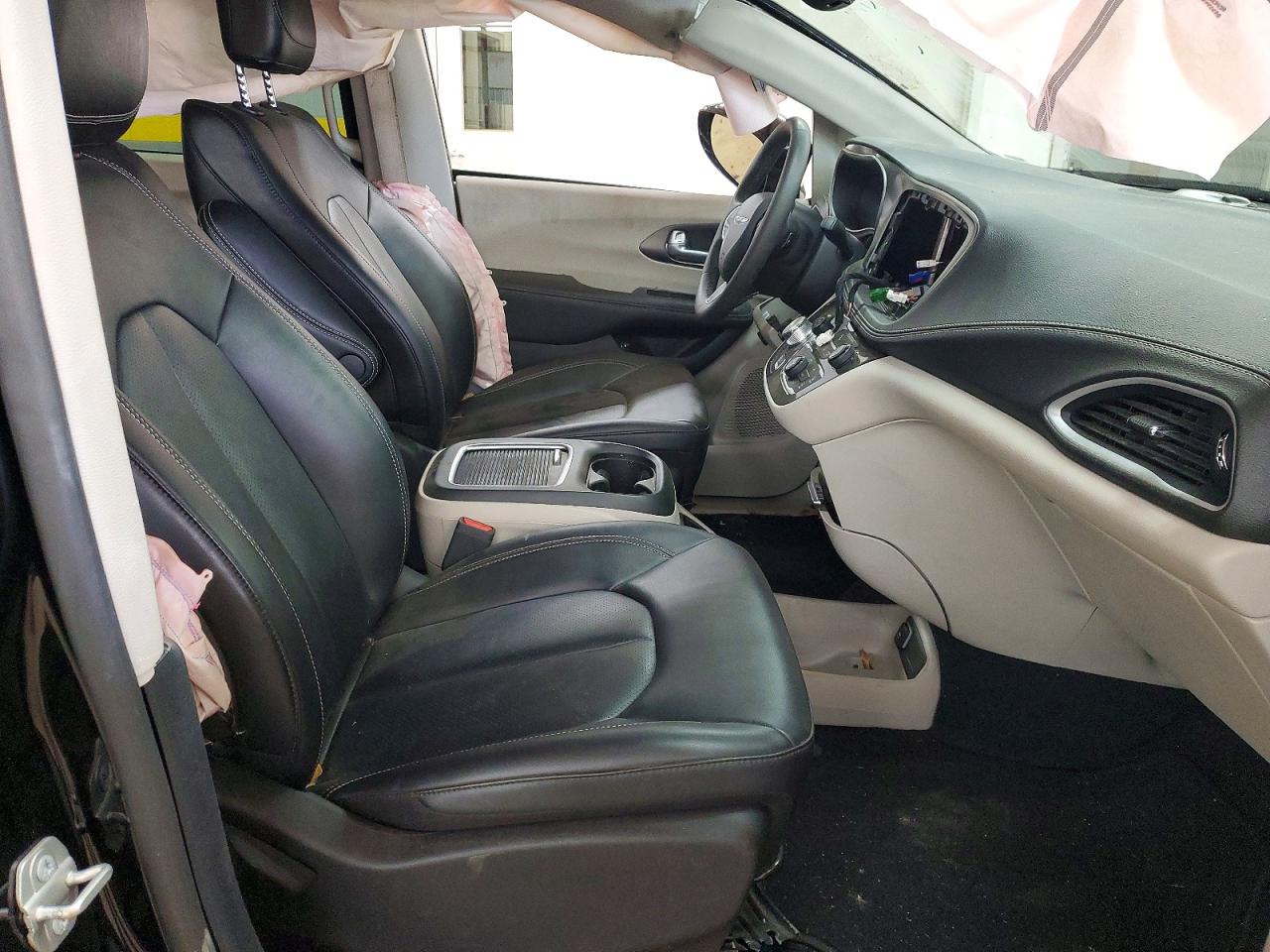2024 CHRYSLER PACIFICA HYBRID SELECT photo 13