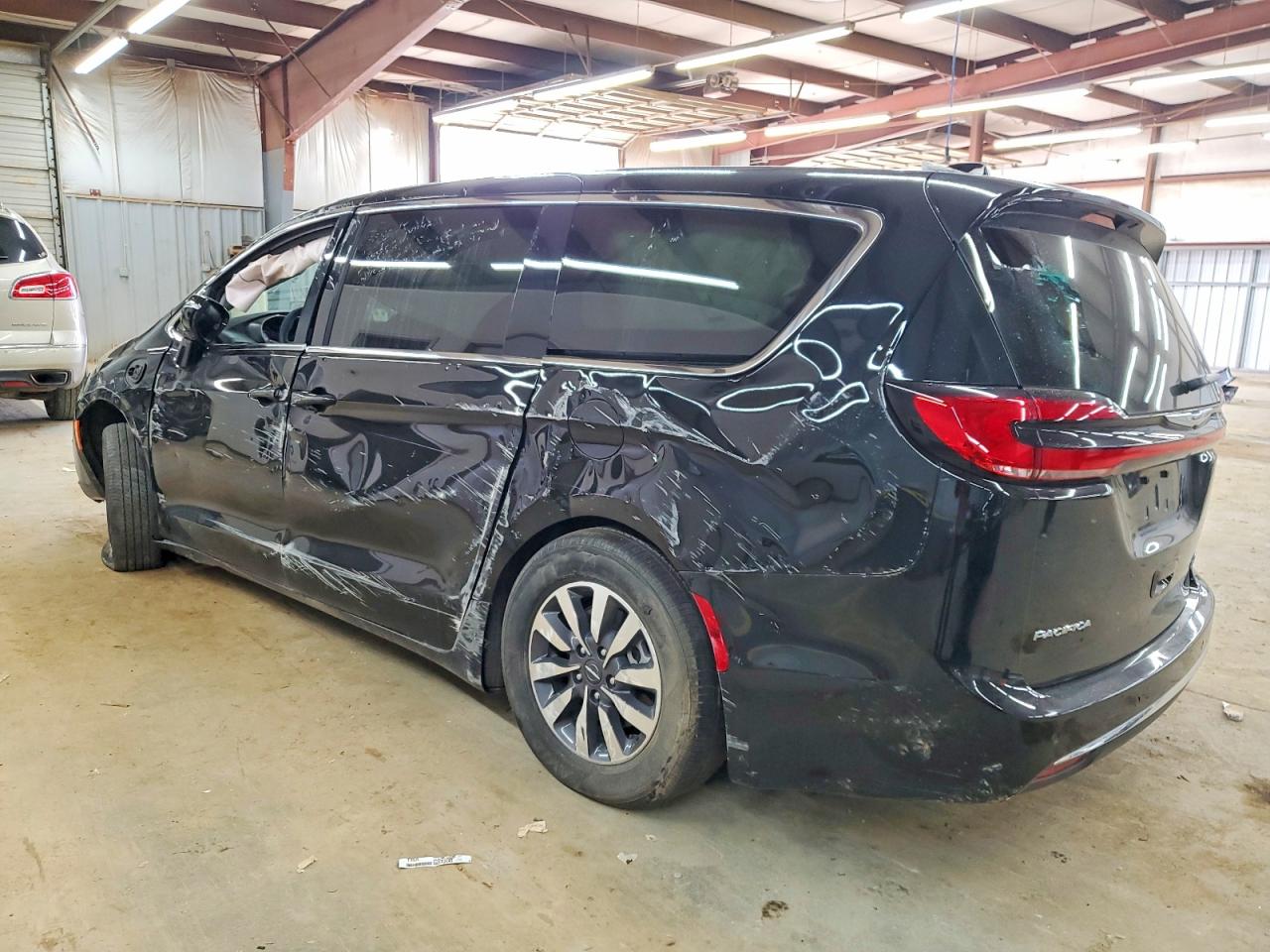 2024 CHRYSLER PACIFICA HYBRID SELECT photo 3