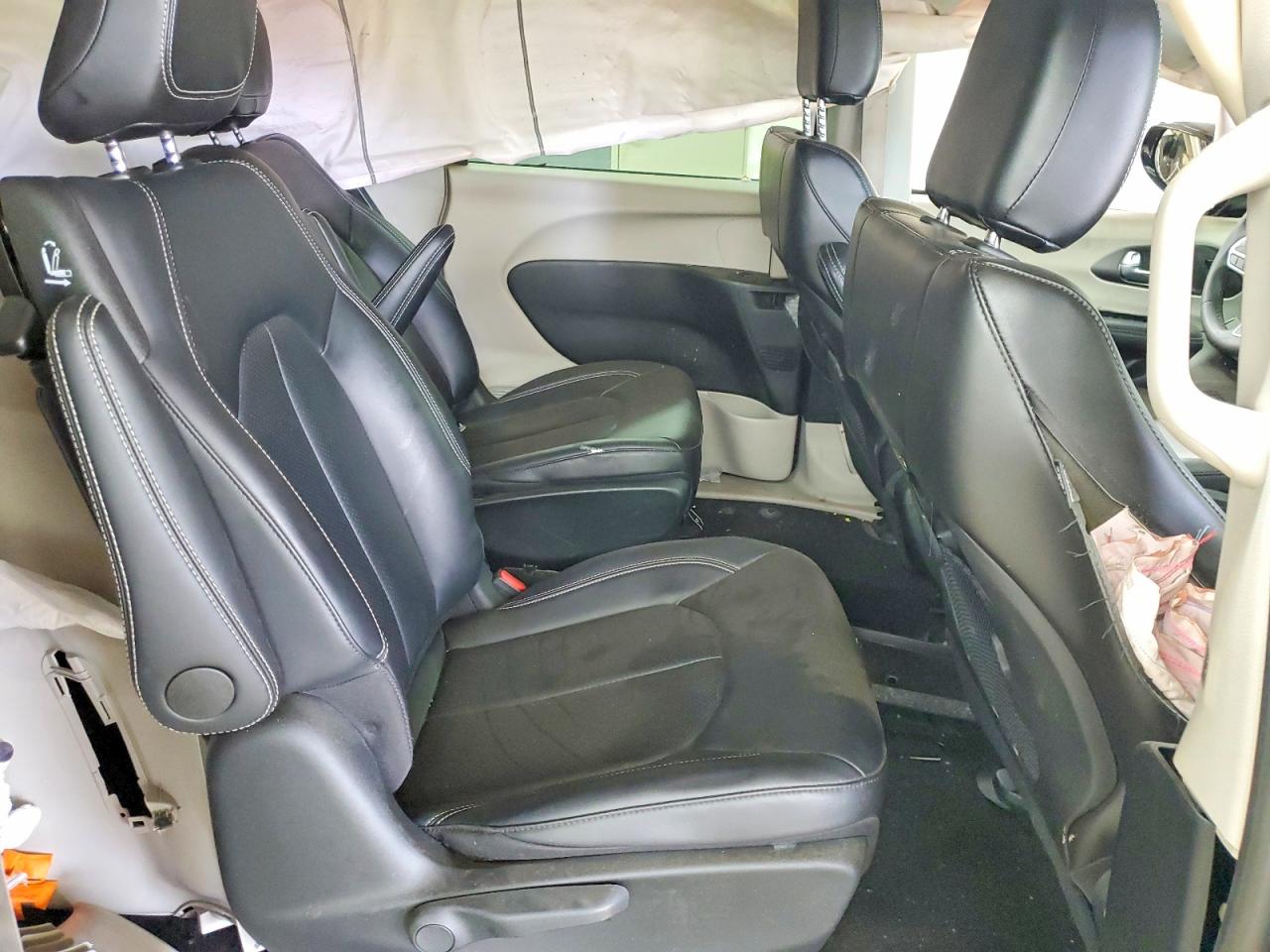 2024 CHRYSLER PACIFICA HYBRID SELECT photo 21