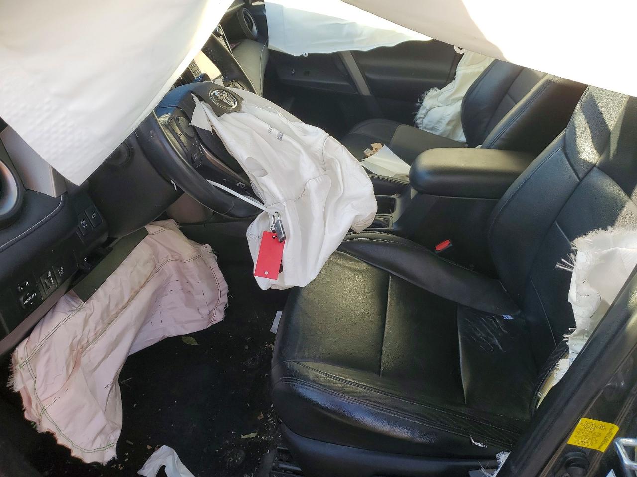 2016 TOYOTA RAV4 XLE photo 19