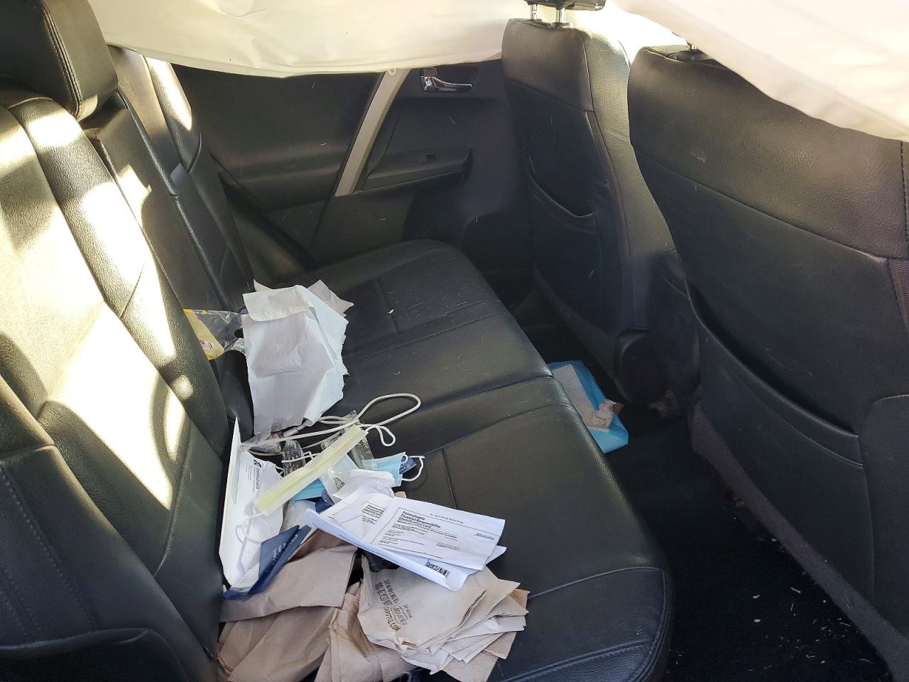 2016 TOYOTA RAV4 XLE photo 31