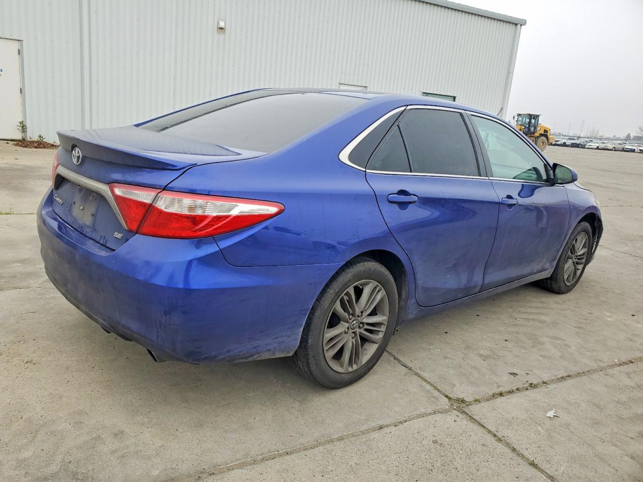 2015 TOYOTA CAMRY LE photo 5