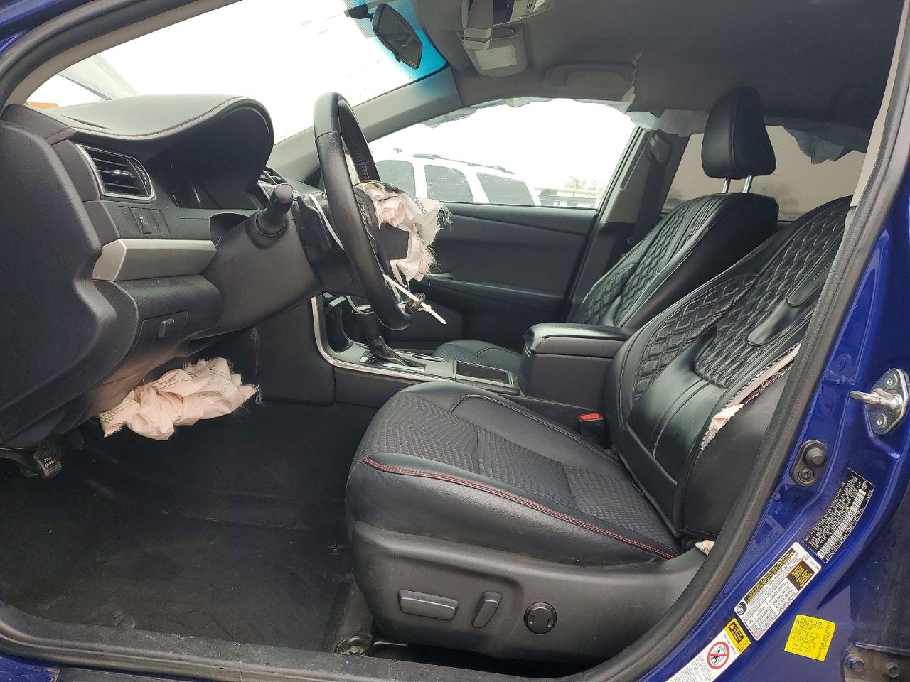 2015 TOYOTA CAMRY LE photo 13