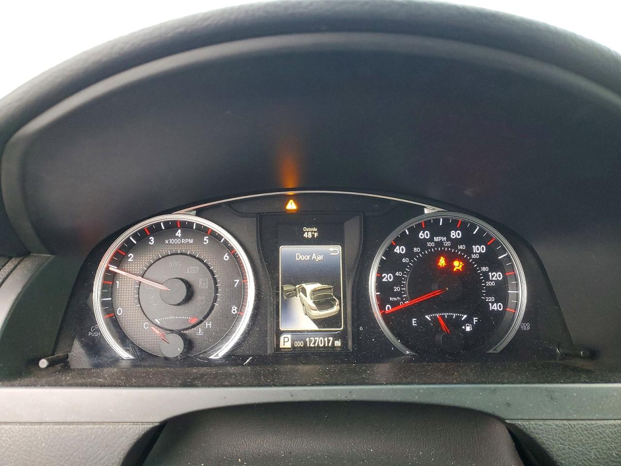2015 TOYOTA CAMRY LE photo 17