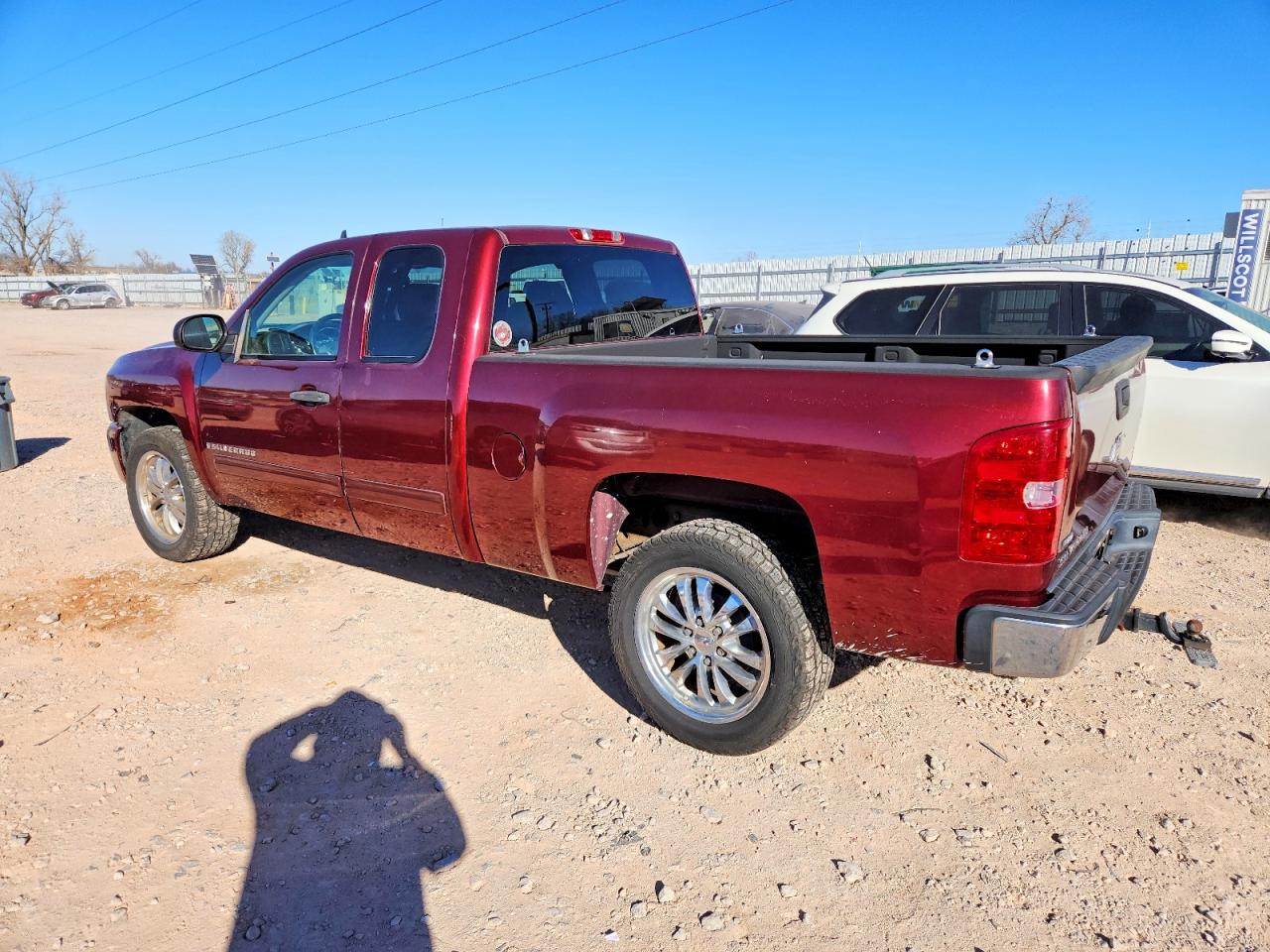 2009 CHEVROLET SILVERADO C1500 LT photo 2