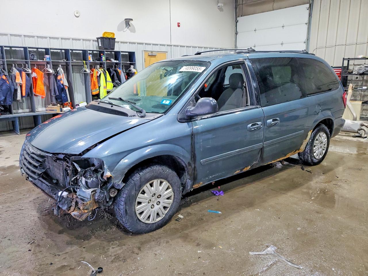 2005 CHRYSLER TOWN & COUNTRY