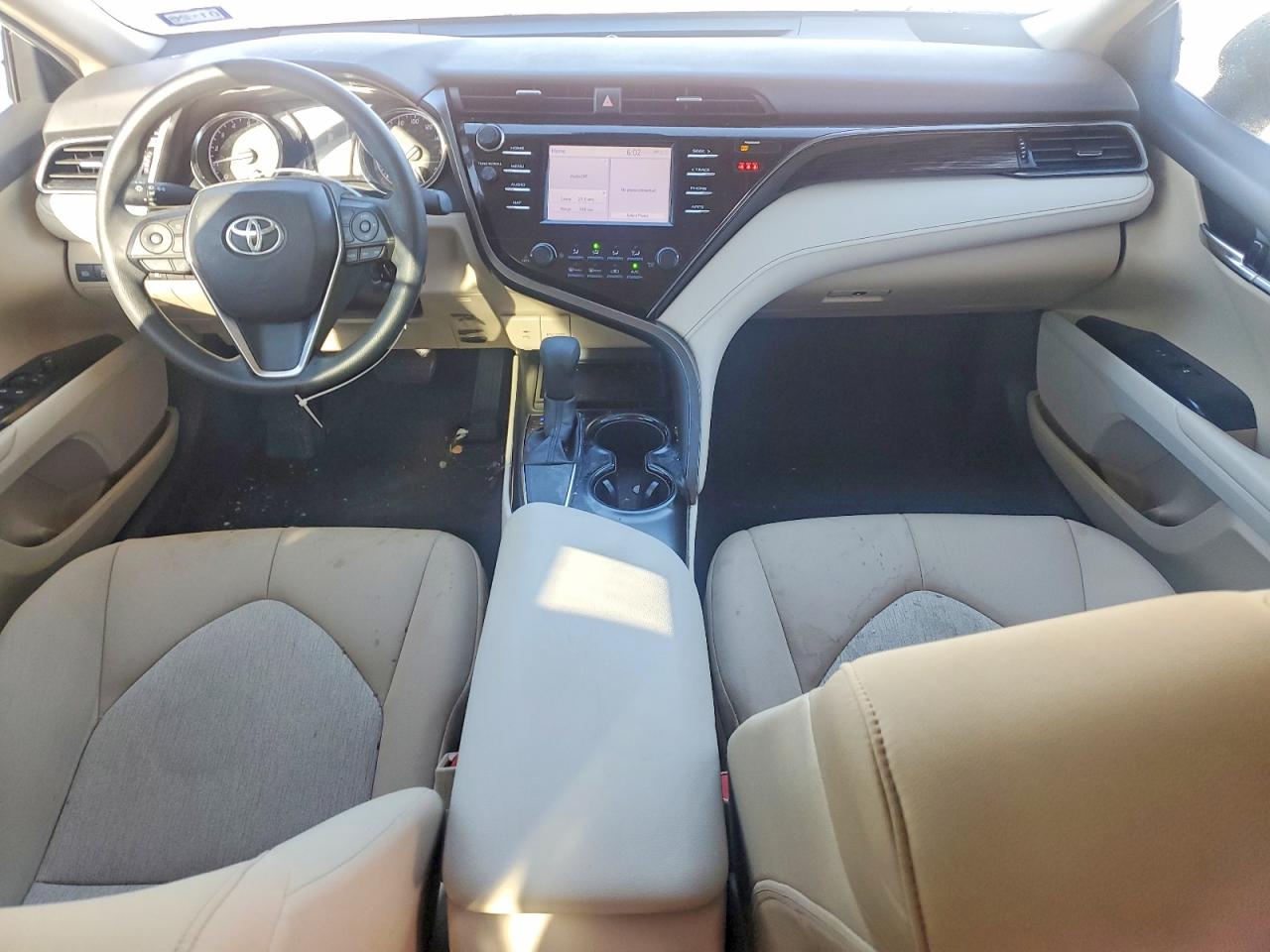 2019 TOYOTA CAMRY L photo 8