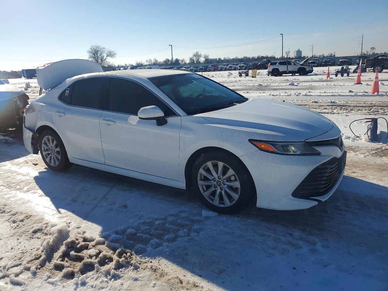 2019 TOYOTA CAMRY L photo 4