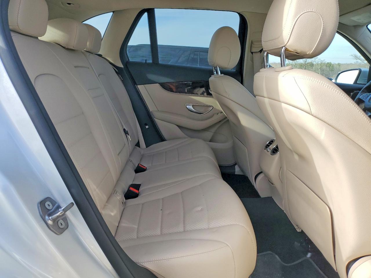 2016 MERCEDES-BENZ GLC 300 photo 11