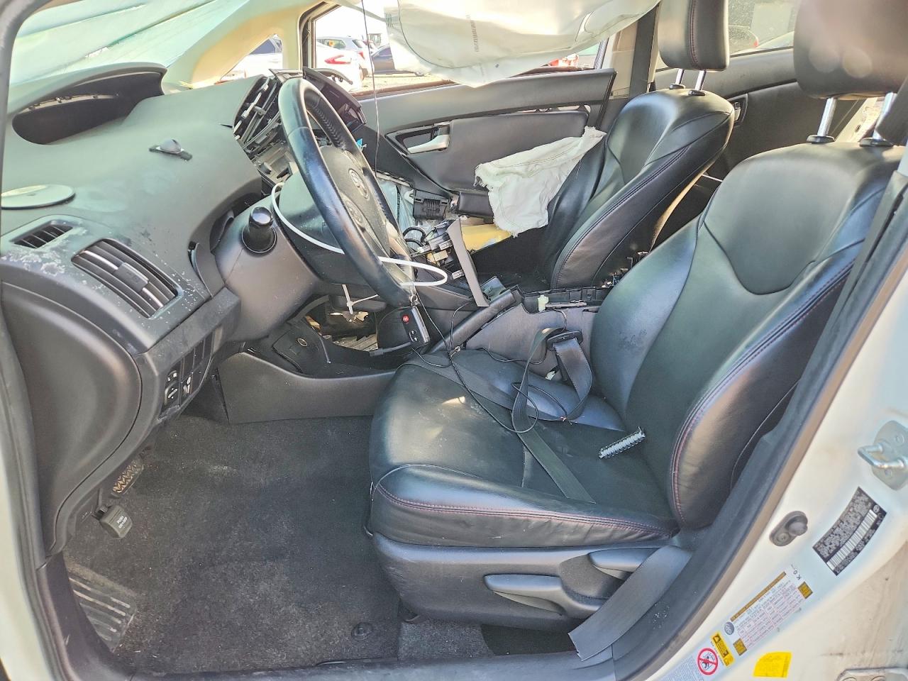 2013 TOYOTA PRIUS PERSONA SERIES SE photo 13