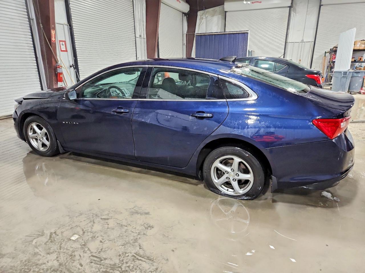 2018 CHEVROLET MALIBU LS photo 3