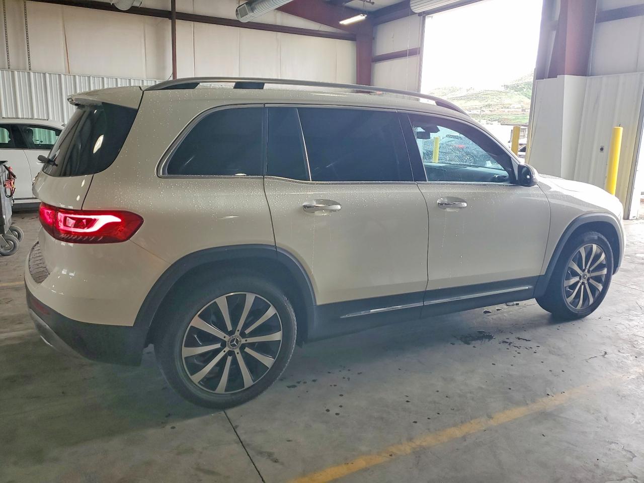 2020 MERCEDES-BENZ GLB 250 photo 5