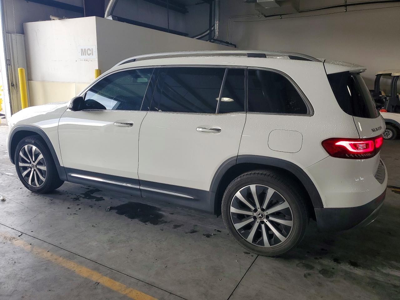2020 MERCEDES-BENZ GLB 250 photo 3