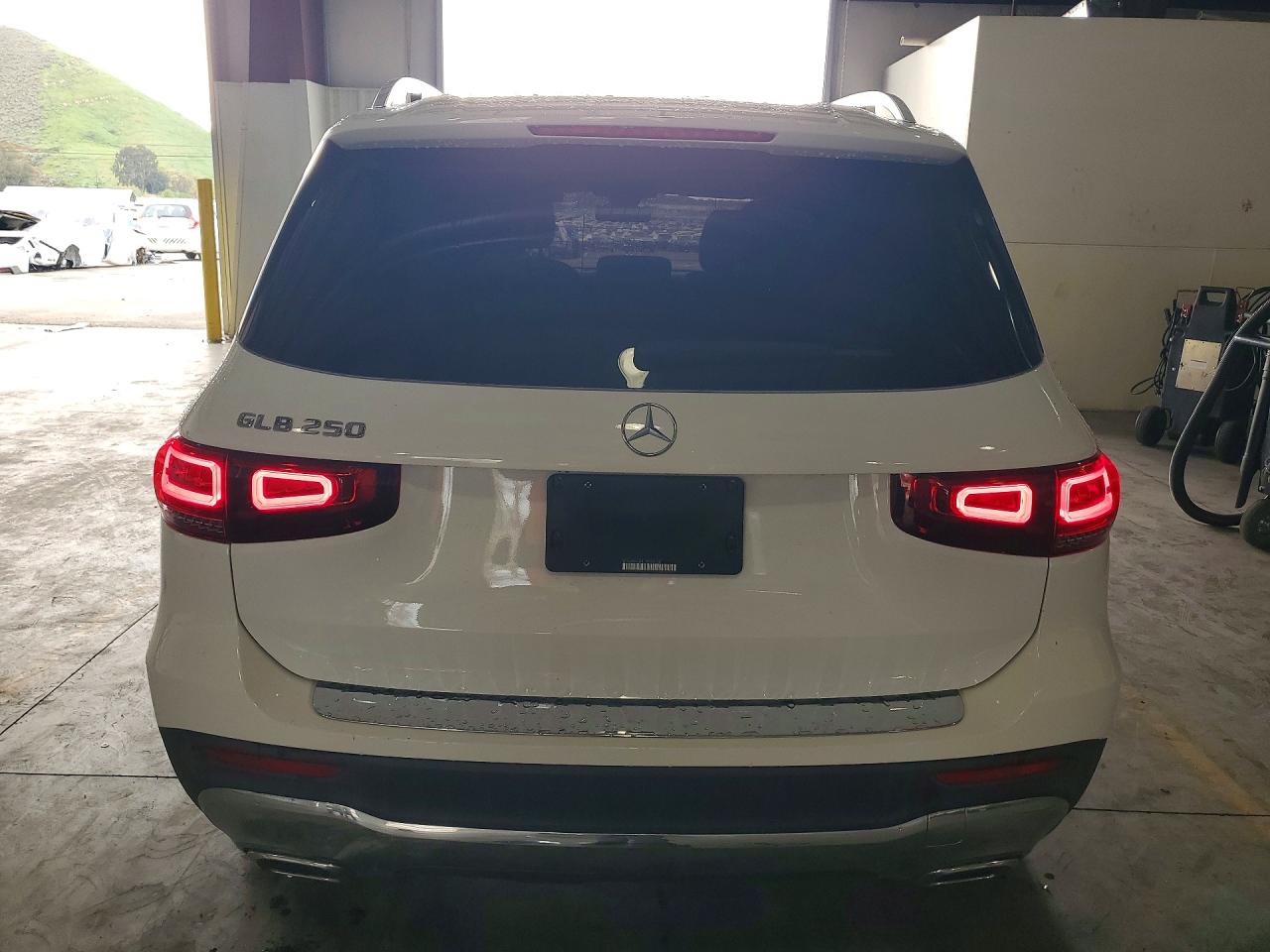 2020 MERCEDES-BENZ GLB 250 photo 11