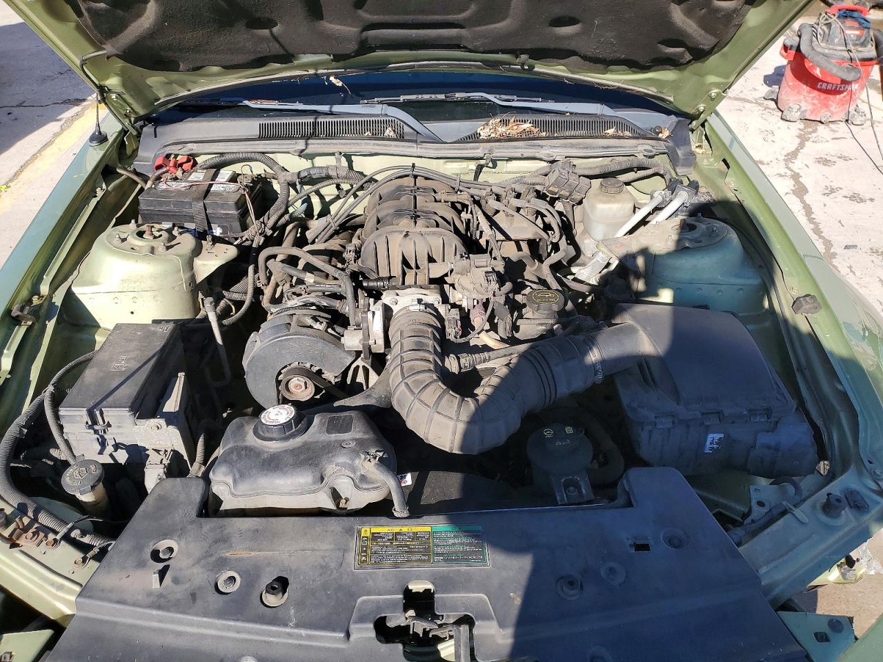 2005 FORD MUSTANG photo 31