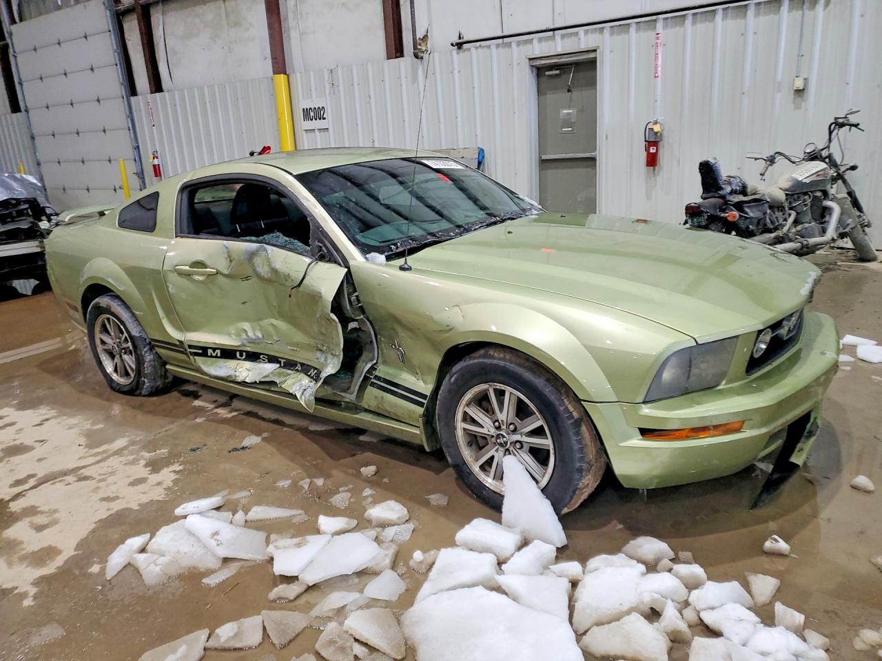 2005 FORD MUSTANG photo 10