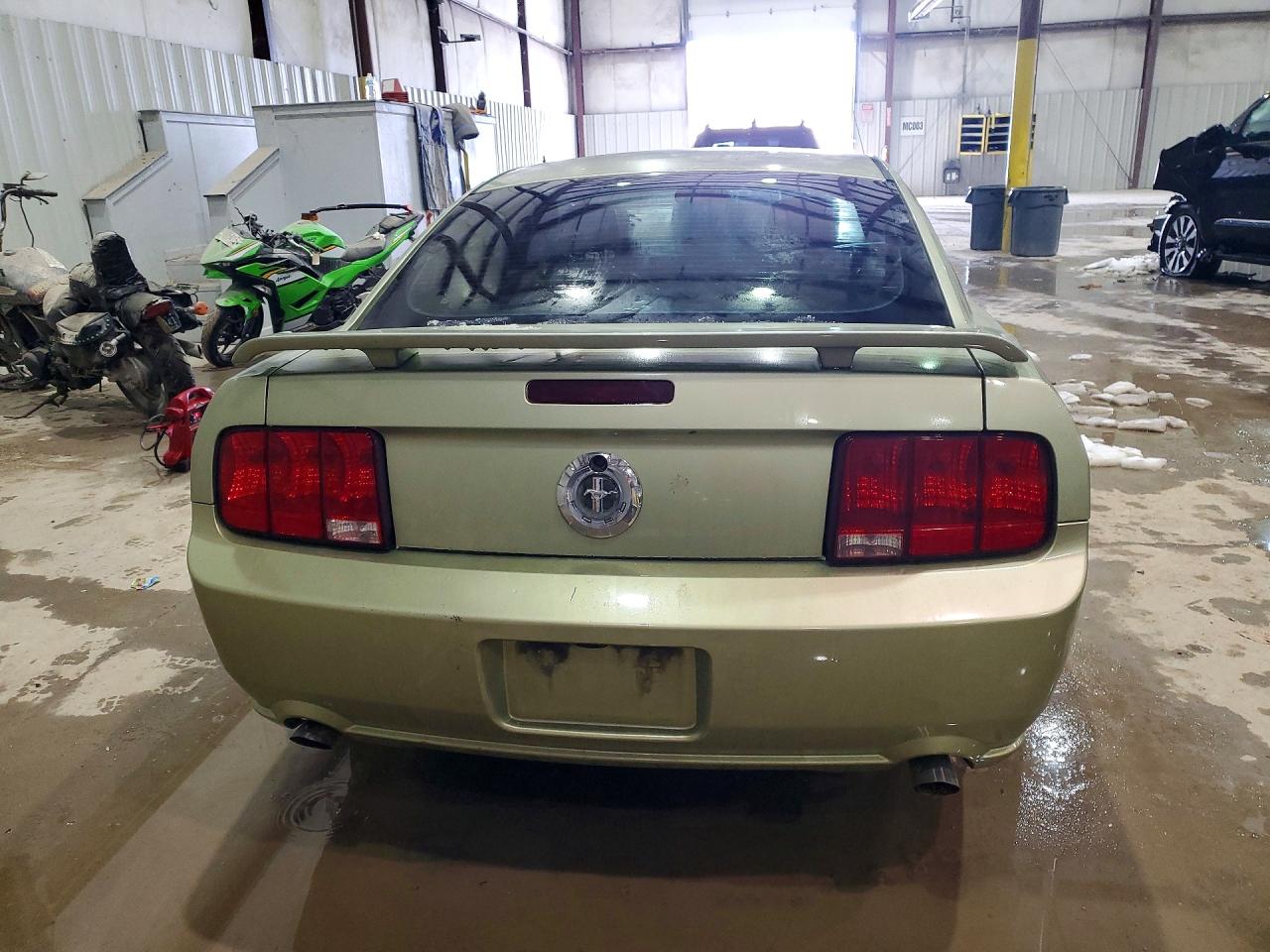2005 FORD MUSTANG photo 16