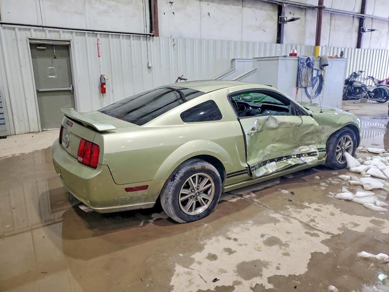 2005 FORD MUSTANG photo 7