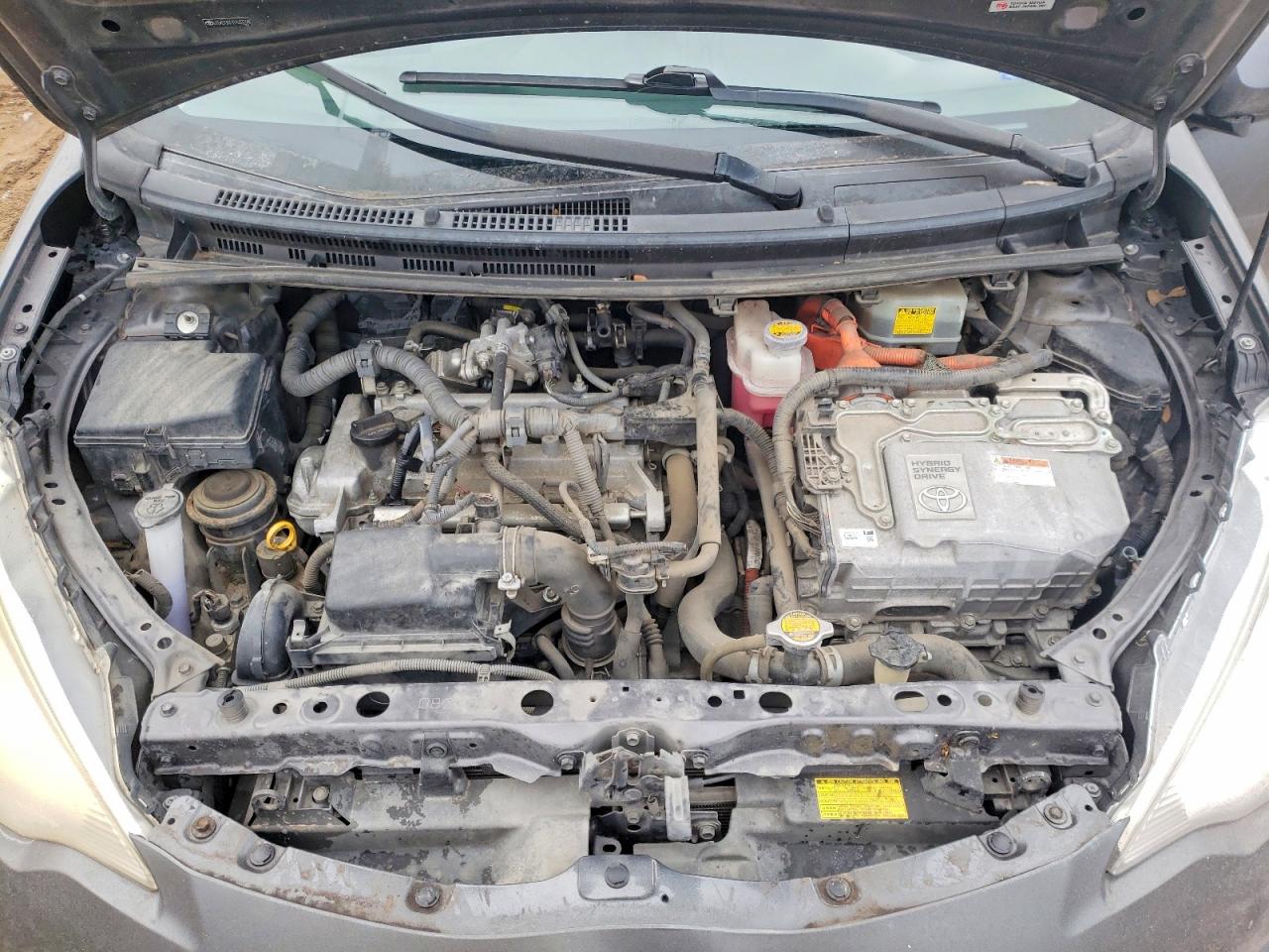 2013 TOYOTA PRIUS photo 31
