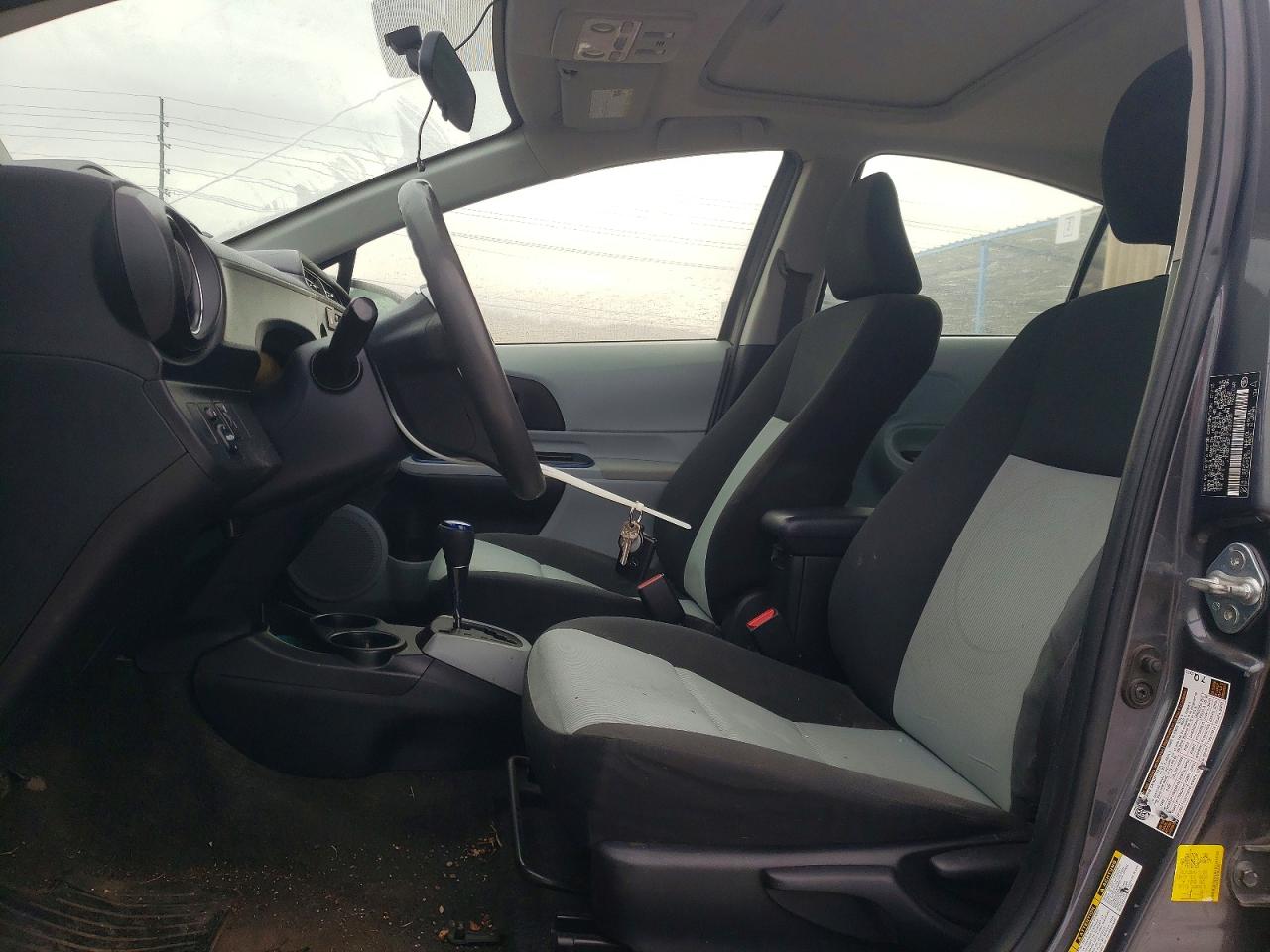 2013 TOYOTA PRIUS photo 19