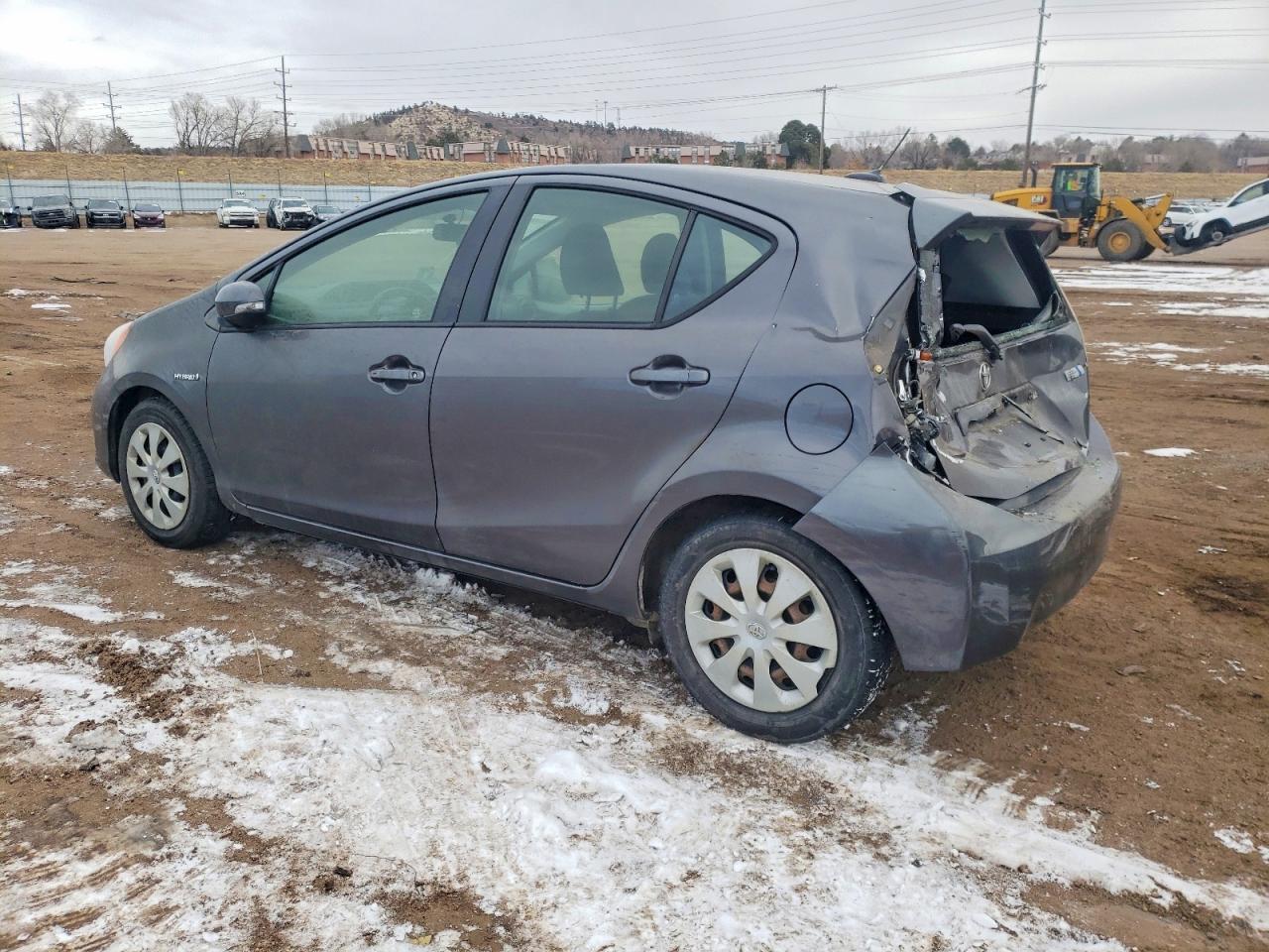 2013 TOYOTA PRIUS photo 4