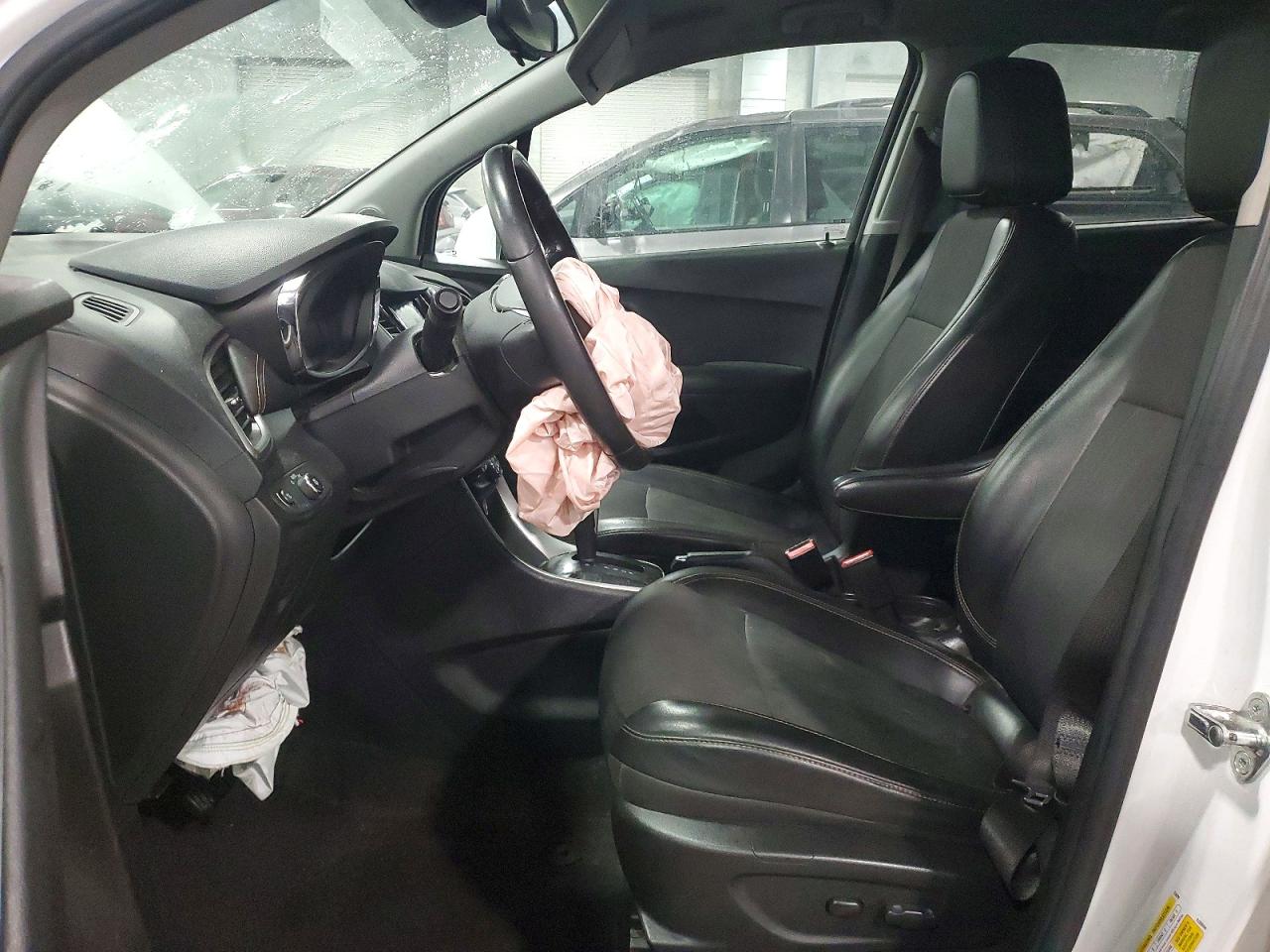 2018 CHEVROLET TRAX 1LT photo 13