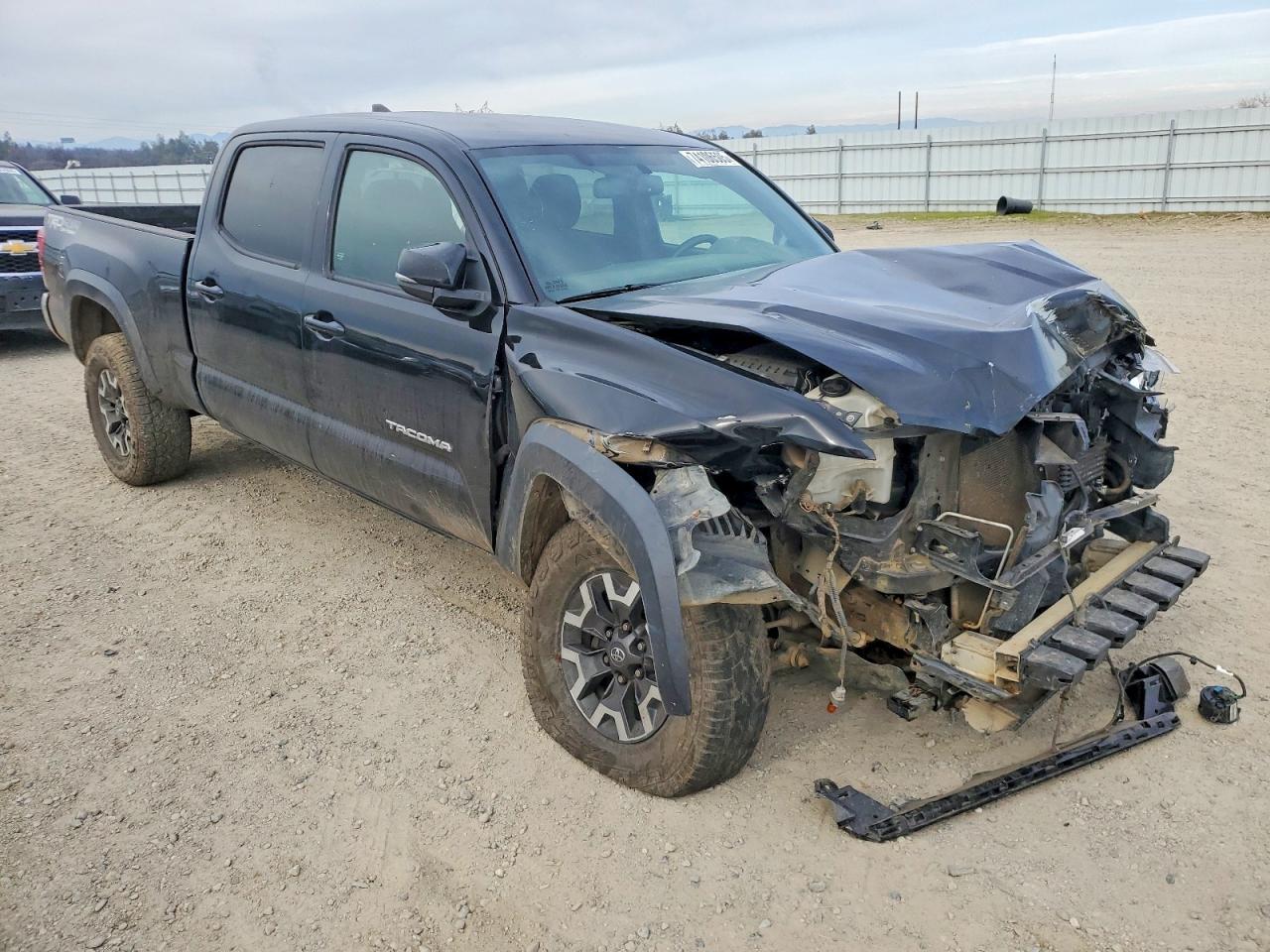 2017 TOYOTA TACOMA TRD OFF-ROAD photo 4