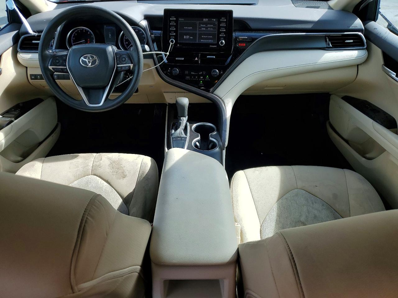2022 TOYOTA CAMRY LE photo 8