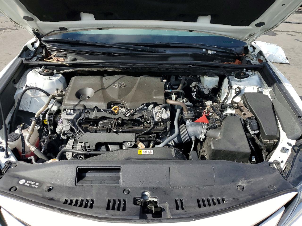 2022 TOYOTA CAMRY LE photo 11