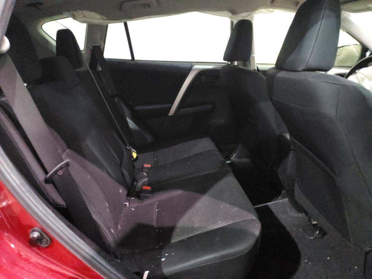 2018 TOYOTA RAV4 LE photo 19
